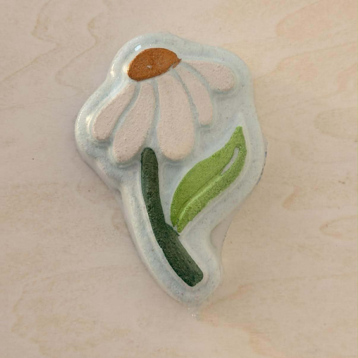 Handmade Daisy Flower Bath Bomb – Luxoma Australia